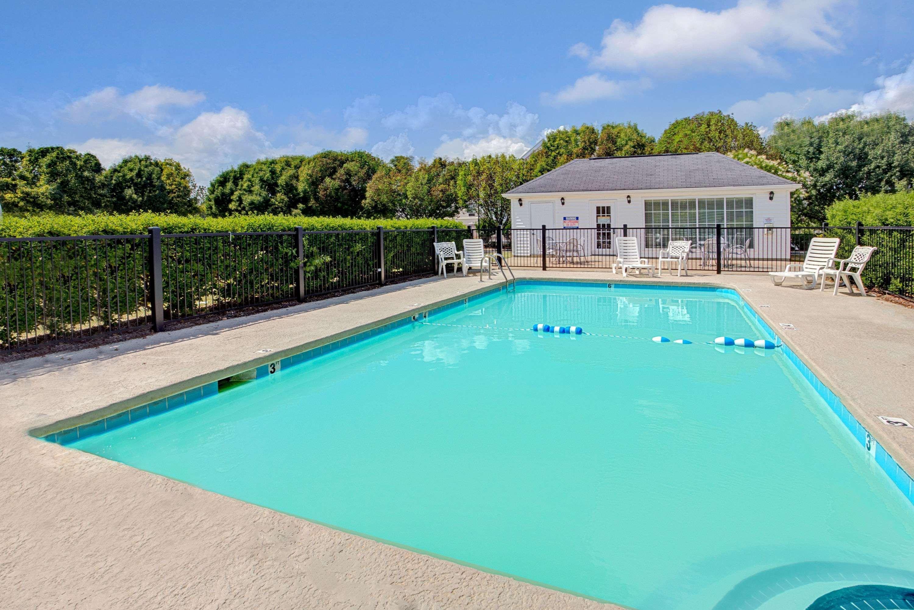 Hotel Baymont By Wyndham Smithfield Exterior foto